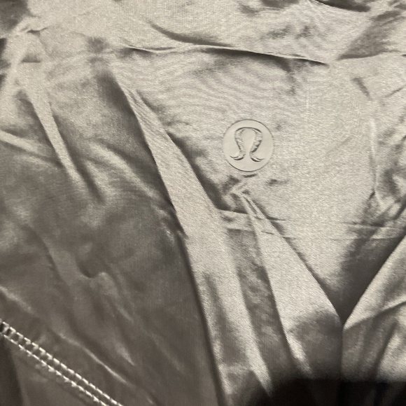 LULULEMON JACKET ( SIZE LARGE) - Picture 4 of 6
